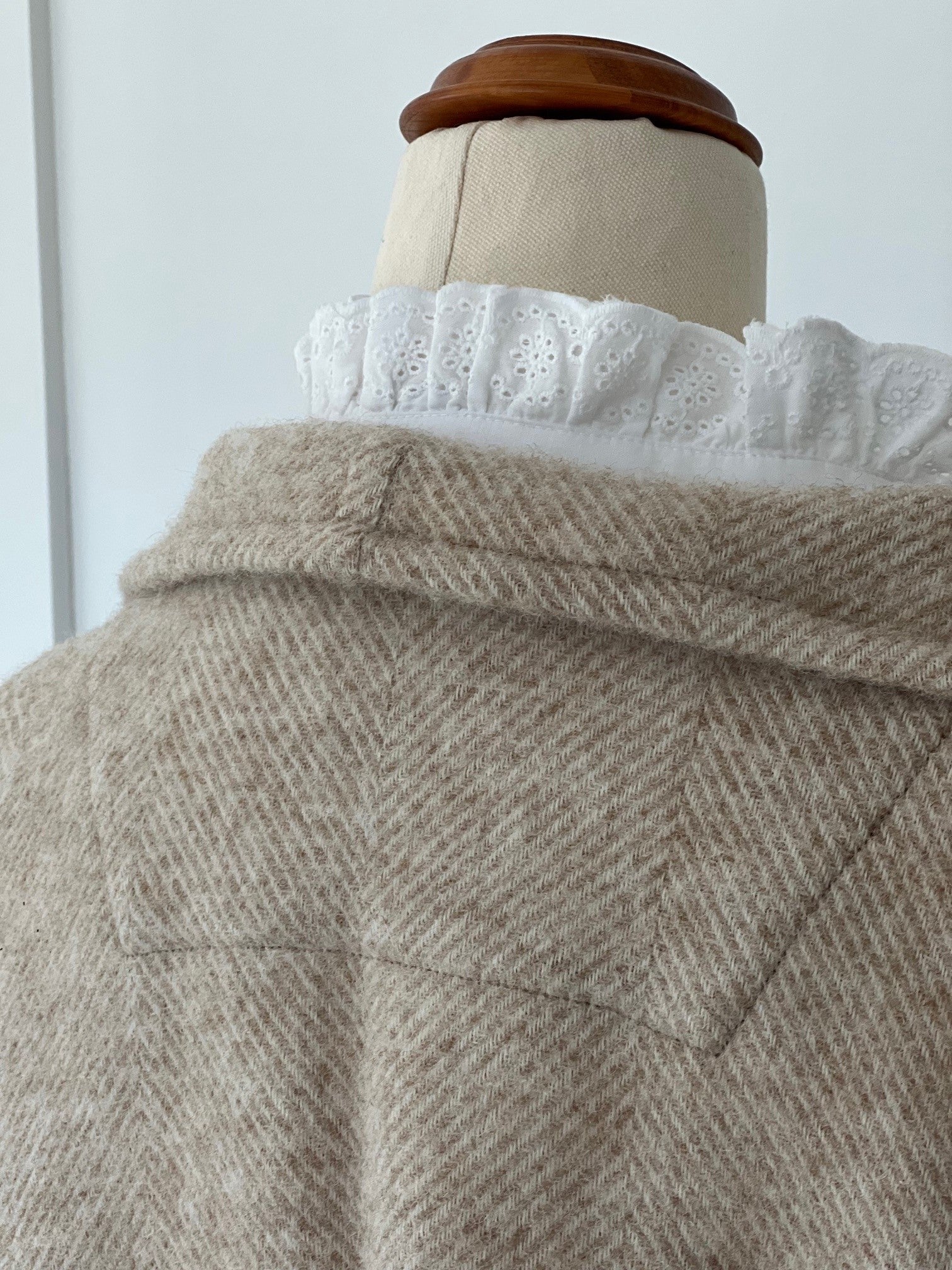 The Southern Coat - Herringbone Beige - 100% wool