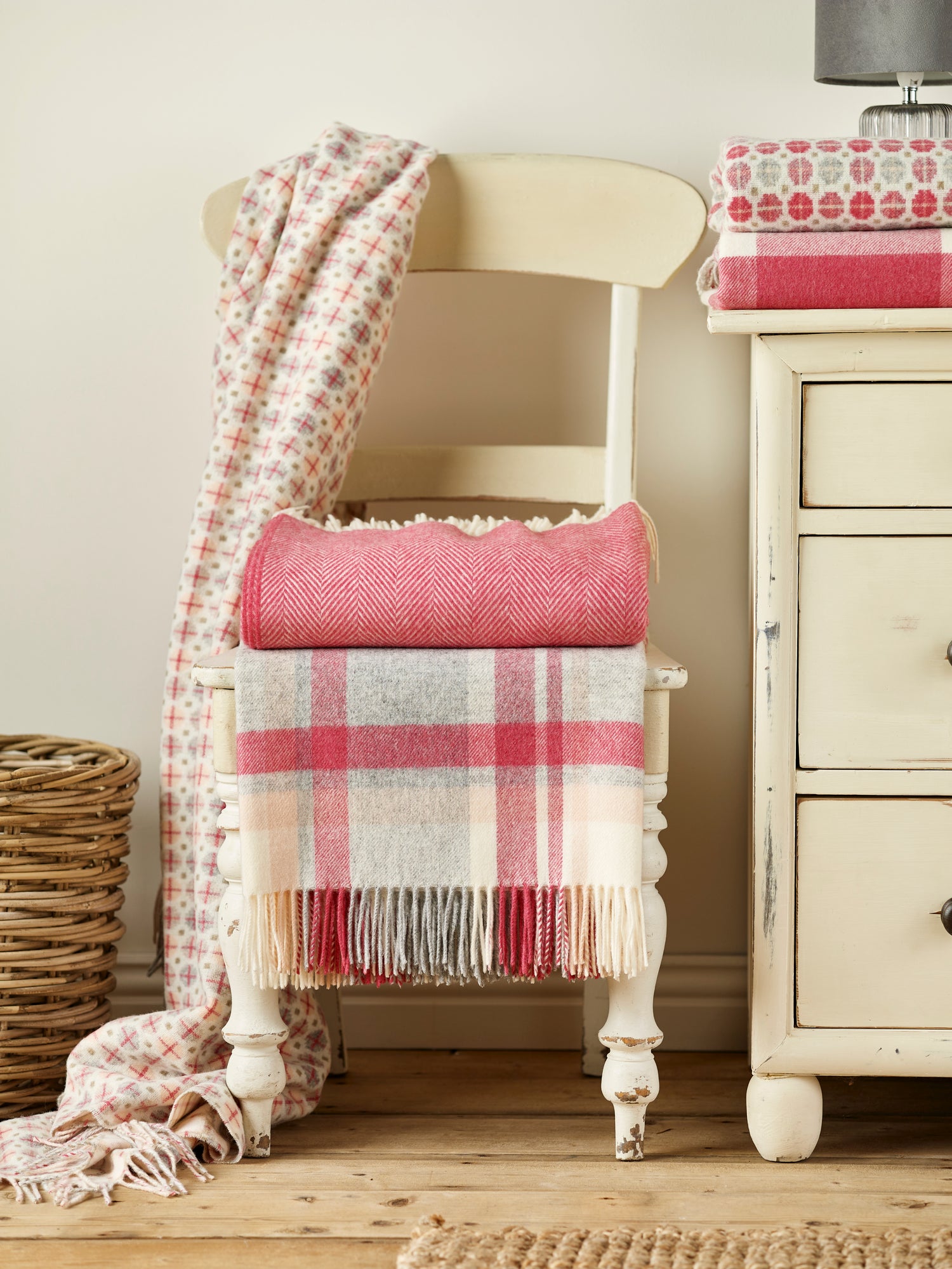 Milan Blush 100% Merino Throw - Exquisite Wool Traders